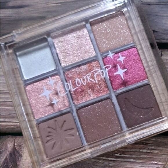 New! Clearly In Love Eyeshadow Palette - Picture 3 of 7